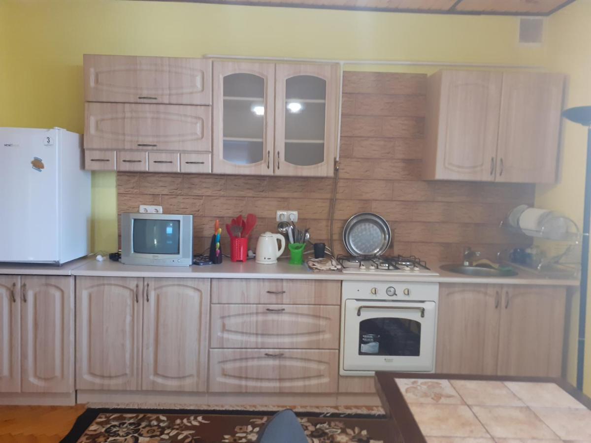 Guest House Viktoria 야렘체 외부 사진