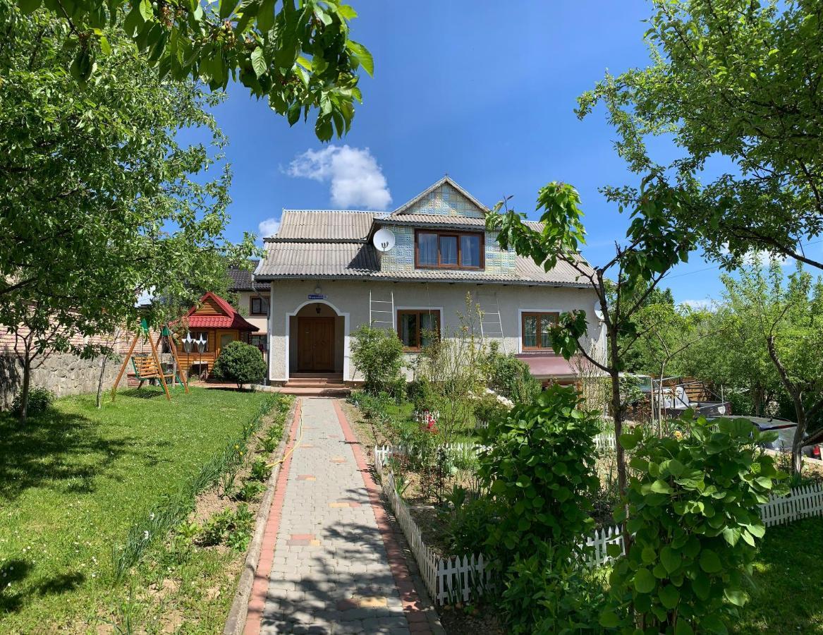 Guest House Viktoria 야렘체 외부 사진